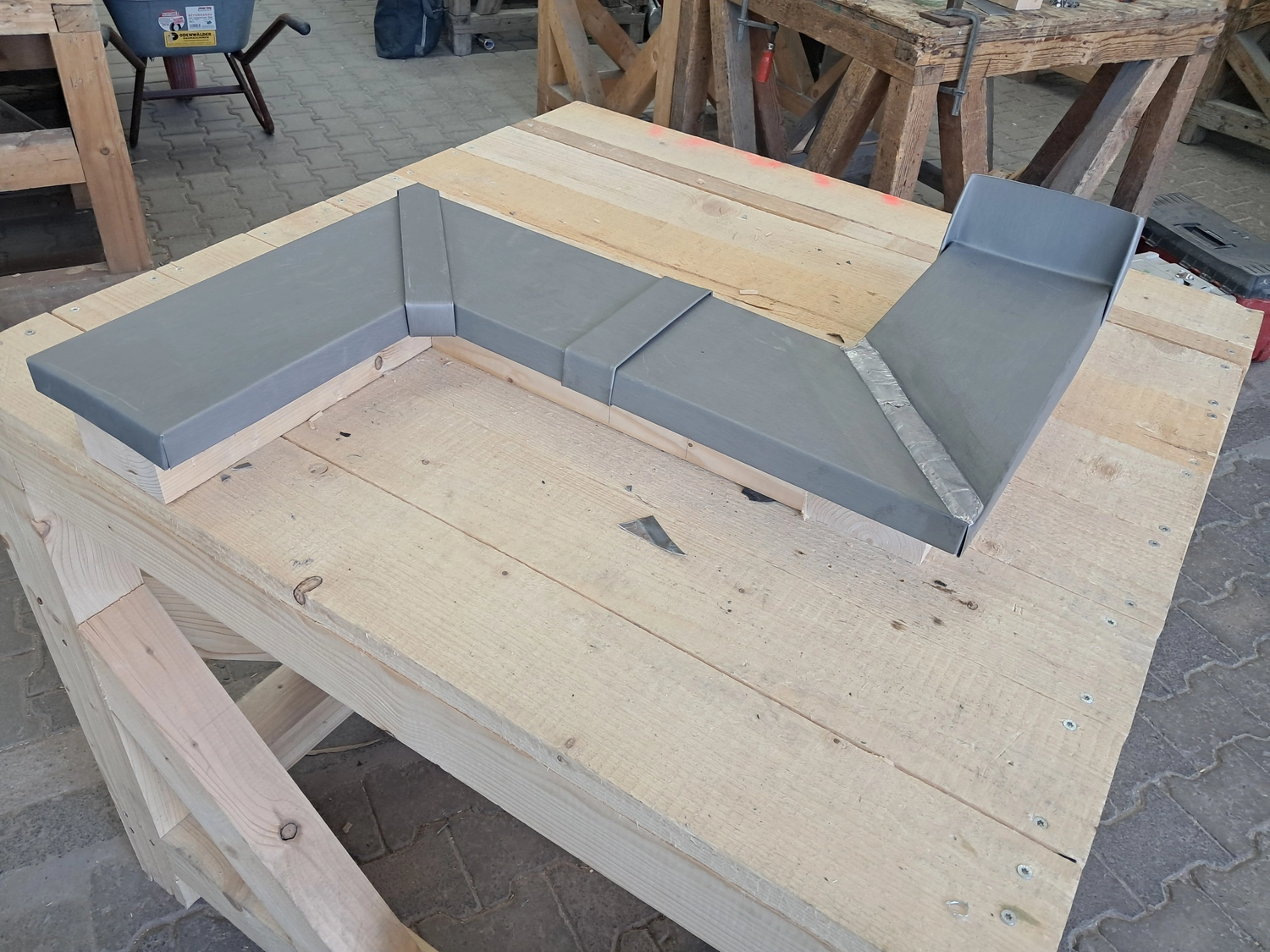 Winkelmann Dachdeckerei - Dachdeckerarbeiten an einem Gebäude