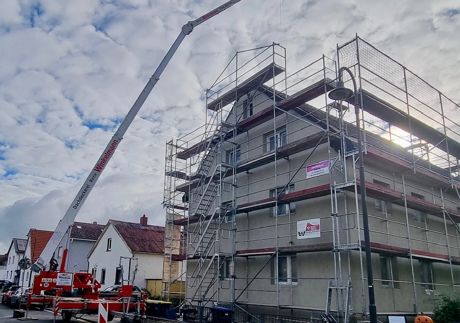 Winkelmann Dachdeckerei - Dachdeckerarbeiten an einem Gebäude