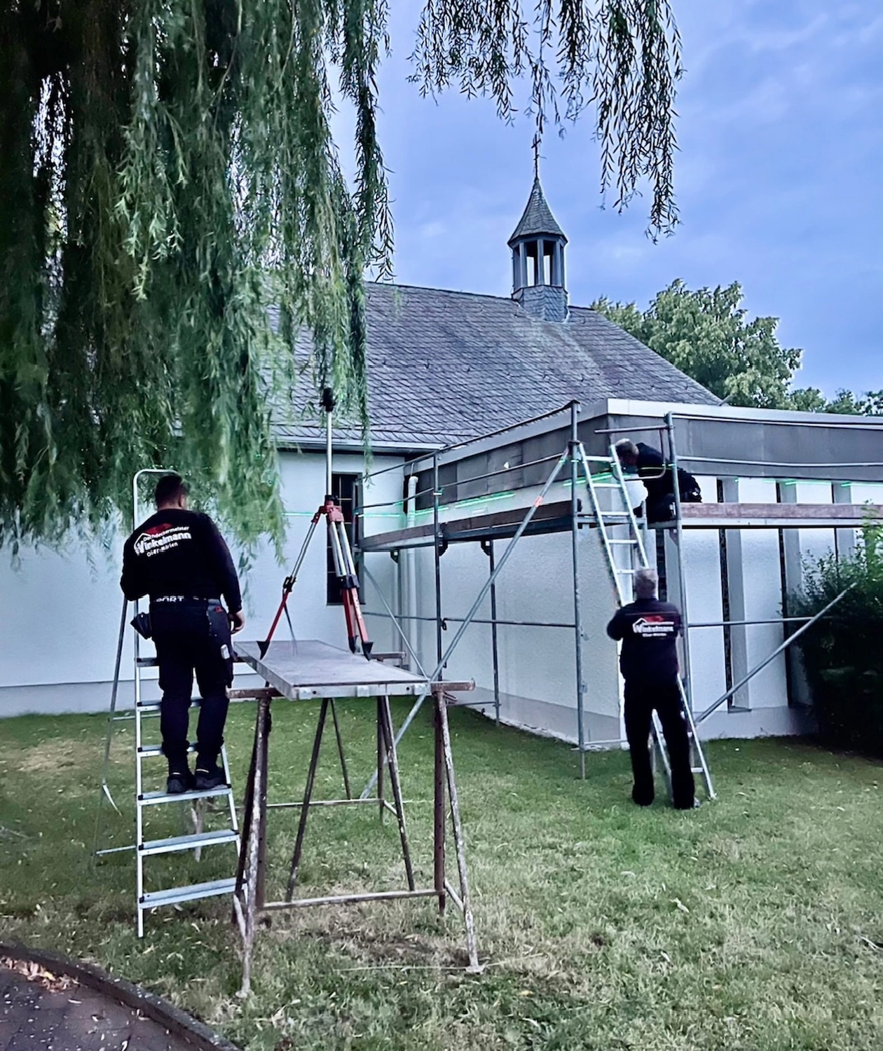 Winkelmann Dachdeckerei - Dachdeckerarbeiten an einem Gebäude